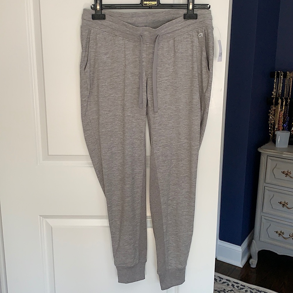 NWT GapFit Maternity Brushed Tech Jersey Jogger